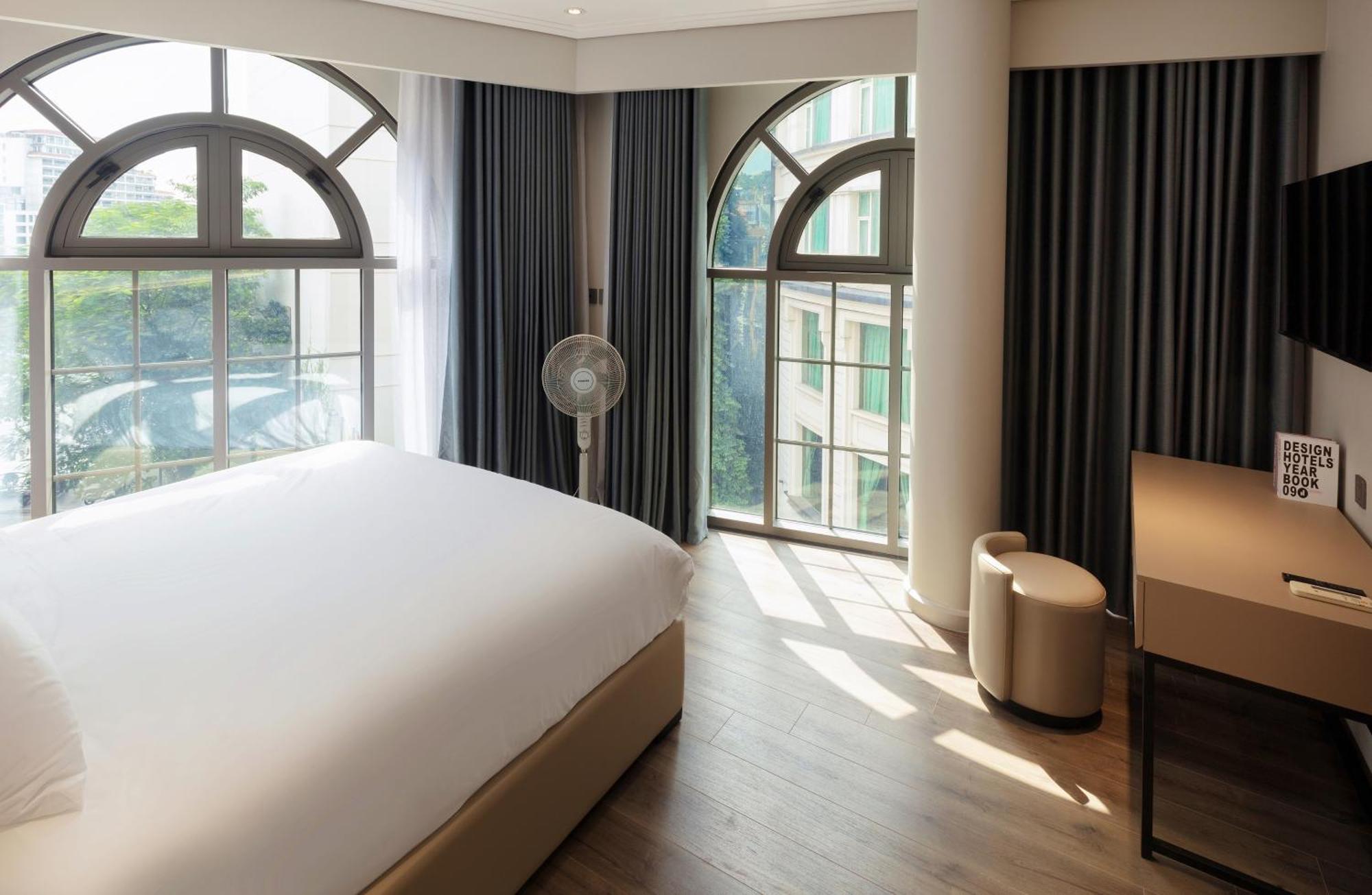 Neo Classic By The Lake Hanoi Exterior photo